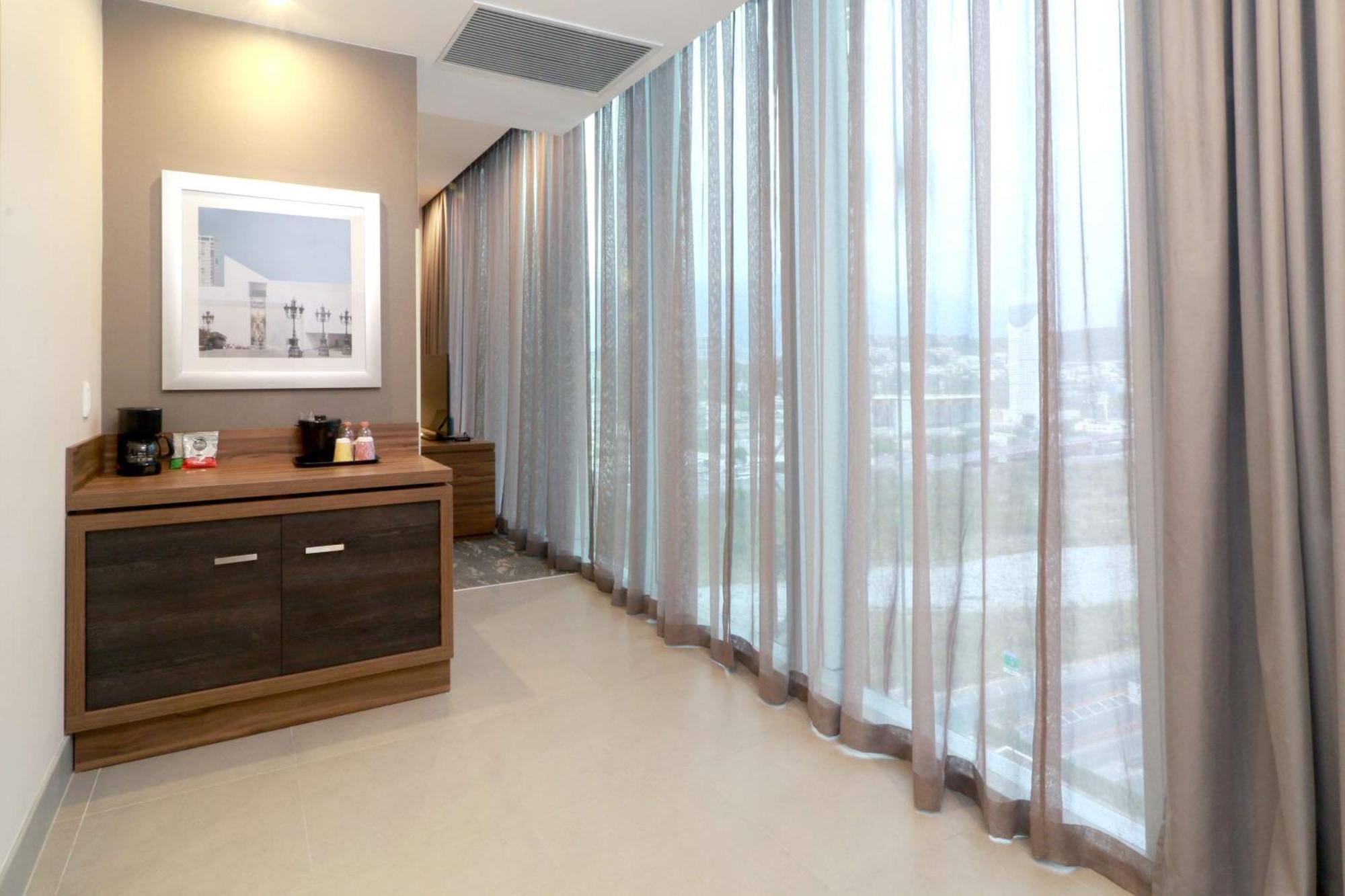 Hilton Garden Inn Monterrey Obispado Kültér fotó