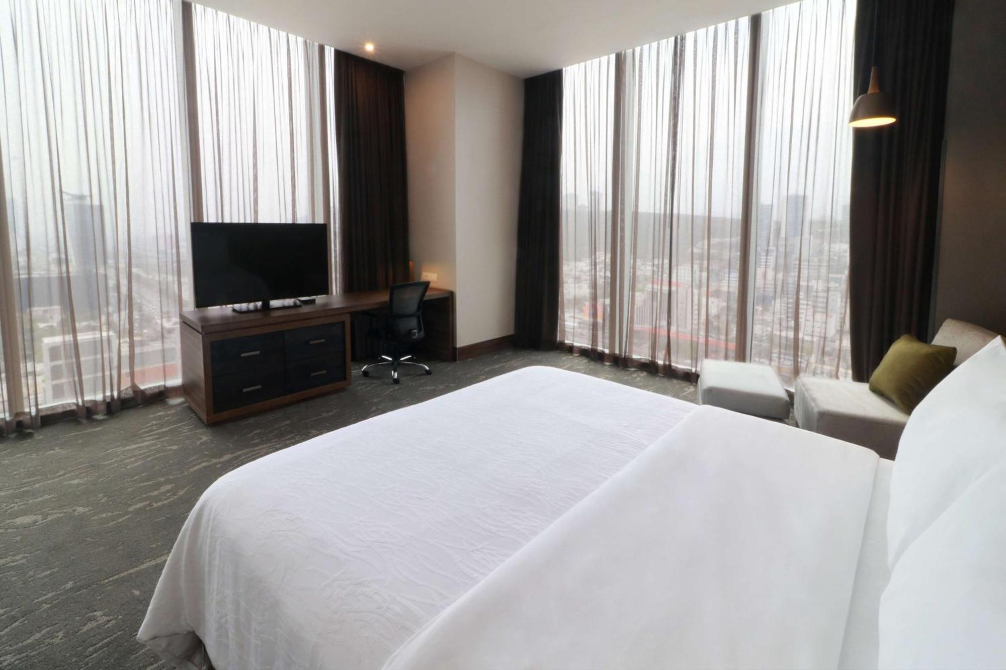 Hilton Garden Inn Monterrey Obispado Kültér fotó
